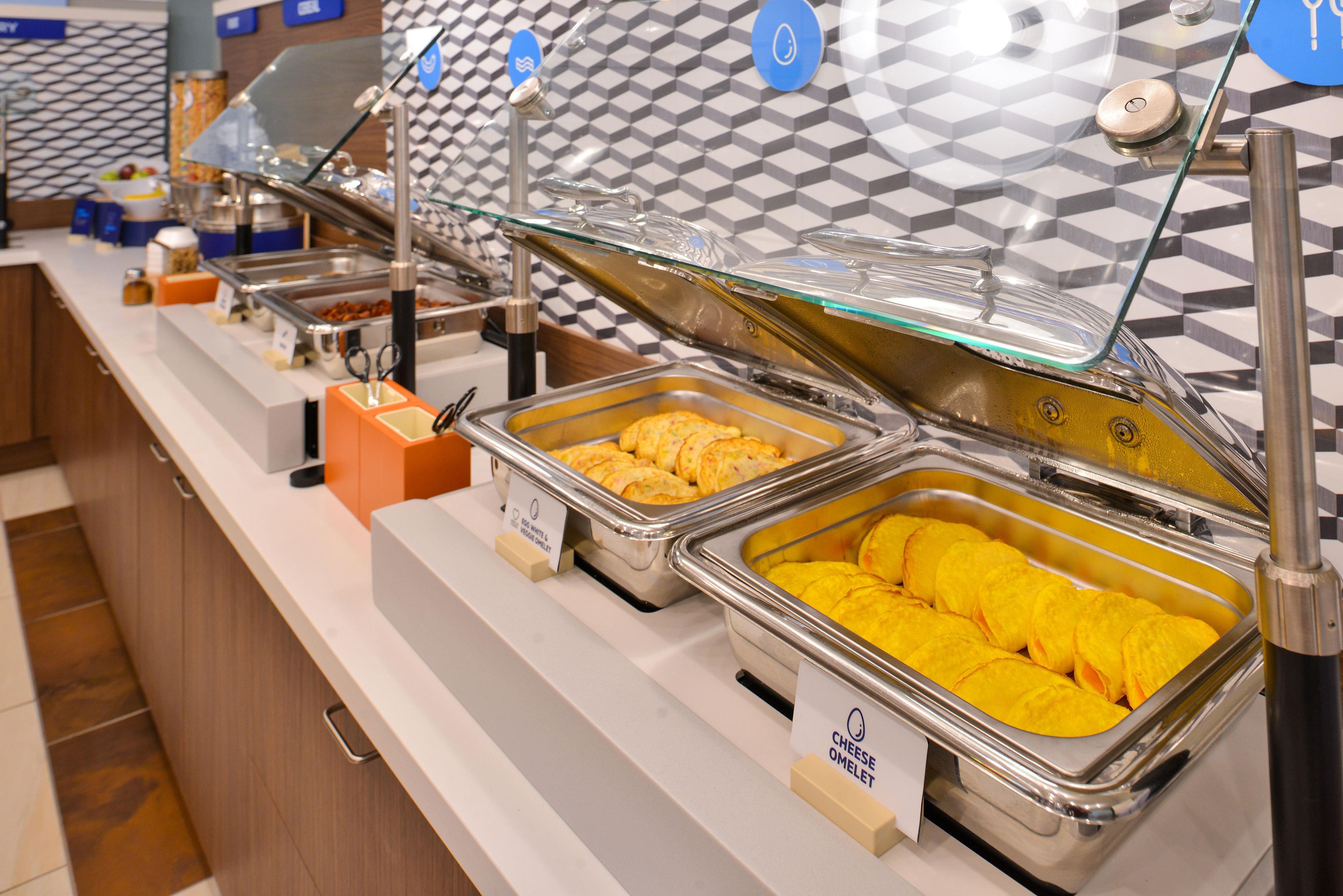 Holiday Inn Express & Suites Cedar Falls Ngoại thất bức ảnh