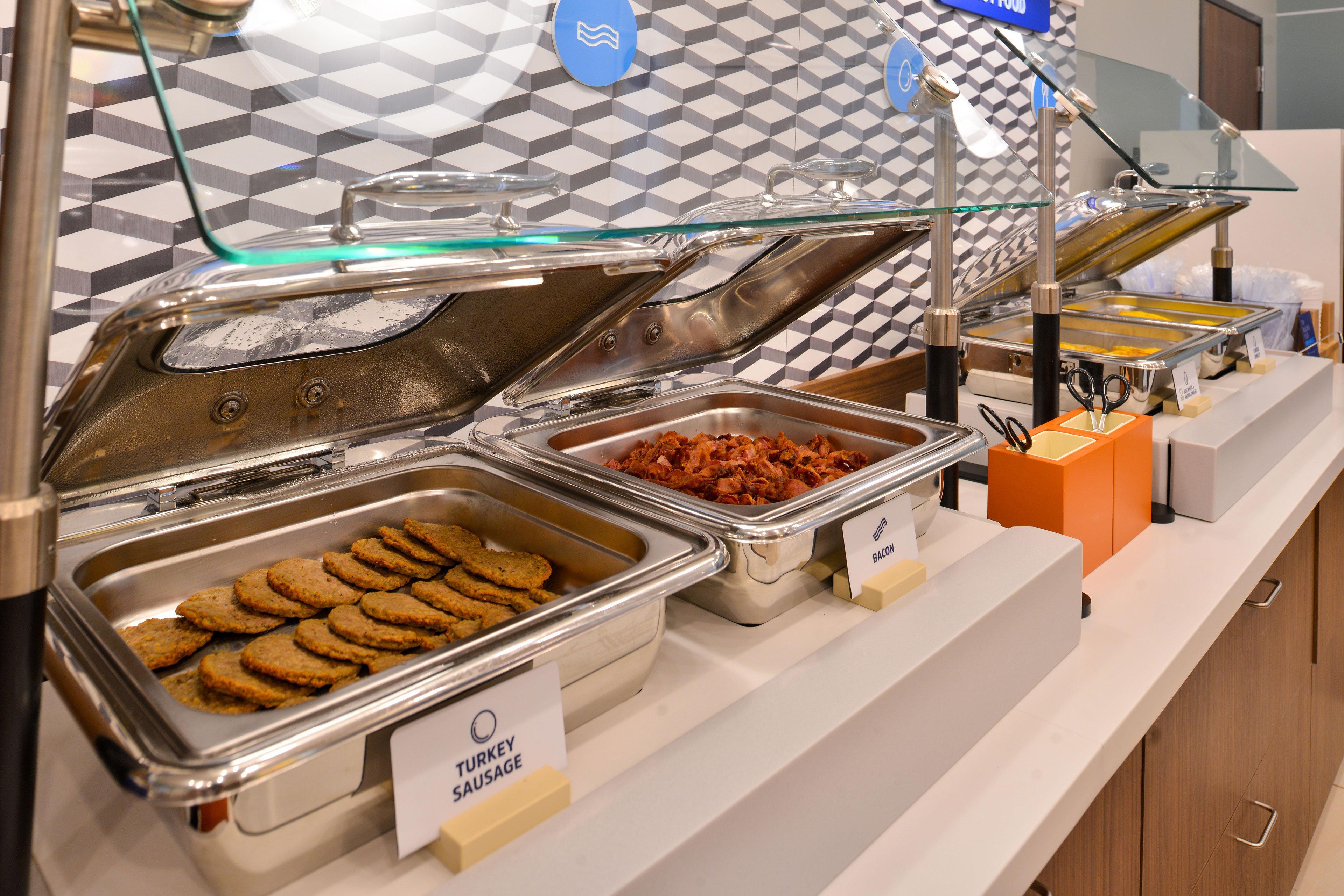Holiday Inn Express & Suites Cedar Falls Ngoại thất bức ảnh