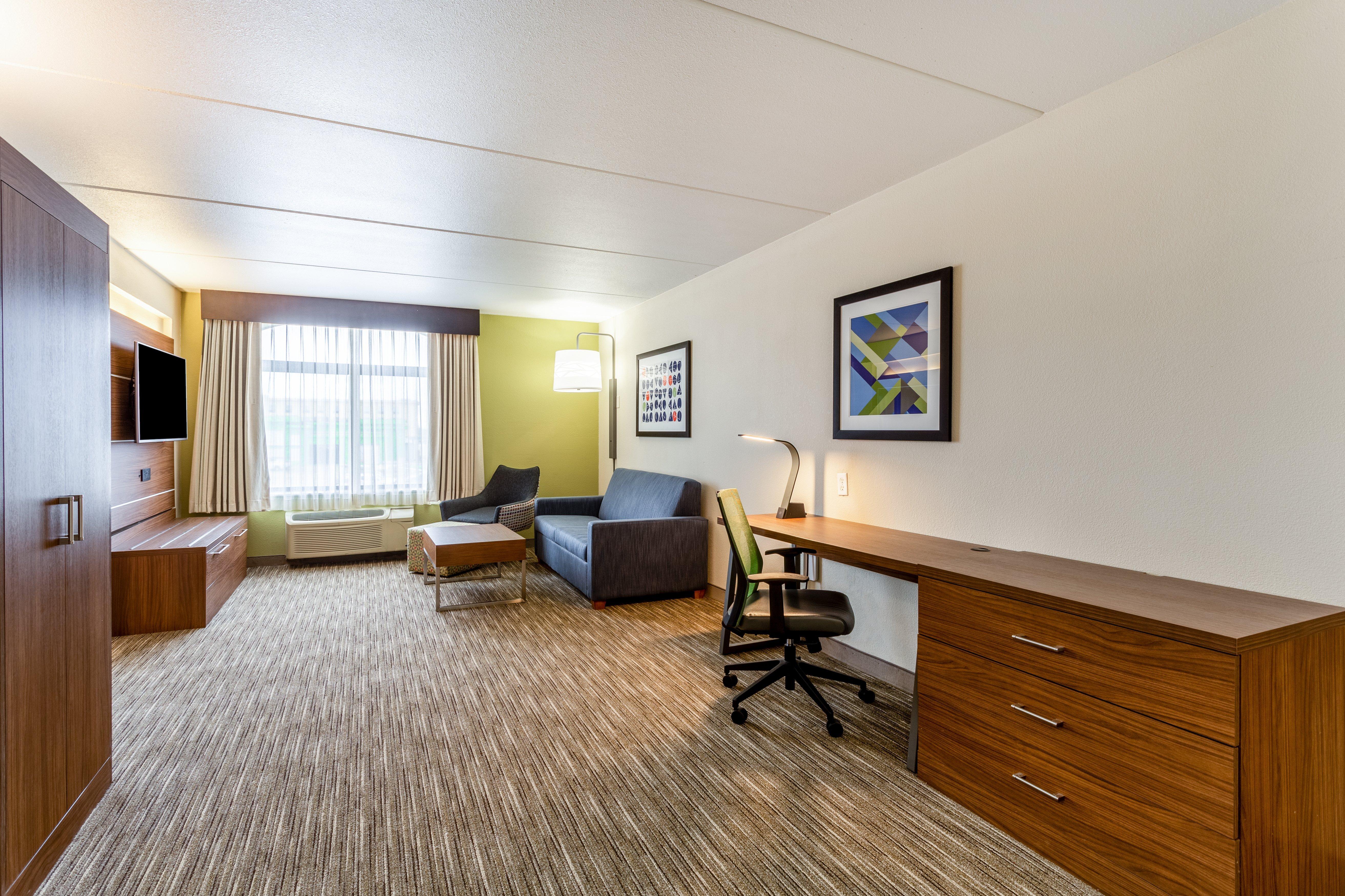 Holiday Inn Express & Suites Cedar Falls Ngoại thất bức ảnh