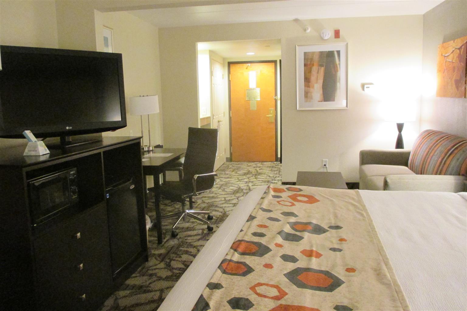 Holiday Inn Express & Suites Cedar Falls Ngoại thất bức ảnh