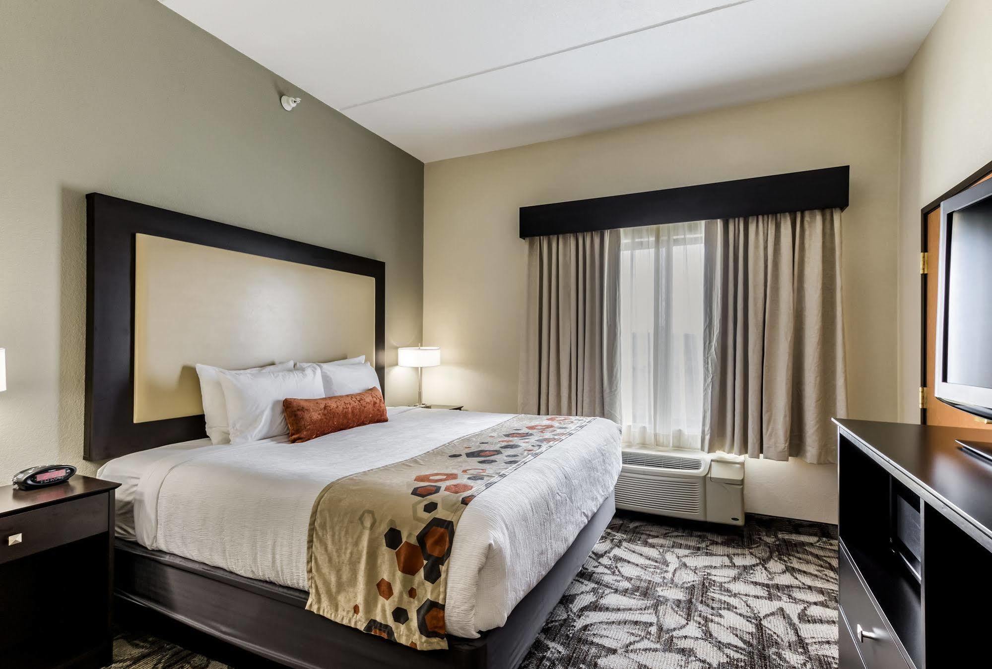 Holiday Inn Express & Suites Cedar Falls Ngoại thất bức ảnh